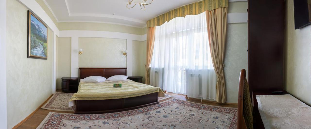 Hotel Solnichnaia Dolyna Poljana Exterior foto