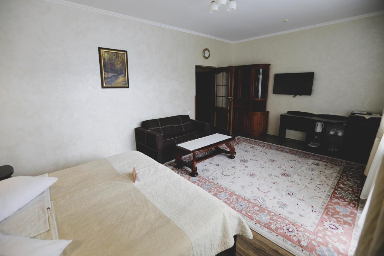Hotel Solnichnaia Dolyna Poljana Exterior foto
